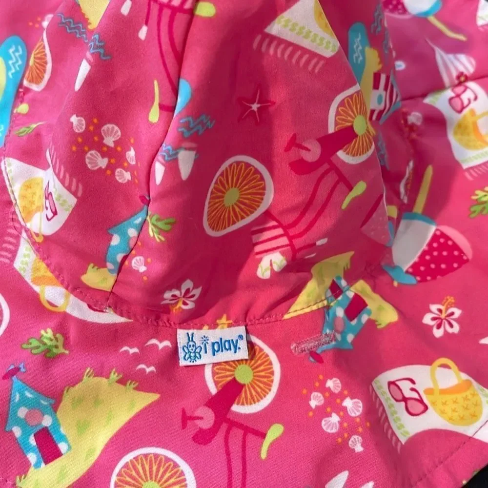 Toddler Girl Beach Bundle.‎ Sandals 4/5. 2 Play beach hats. 2 headbands.